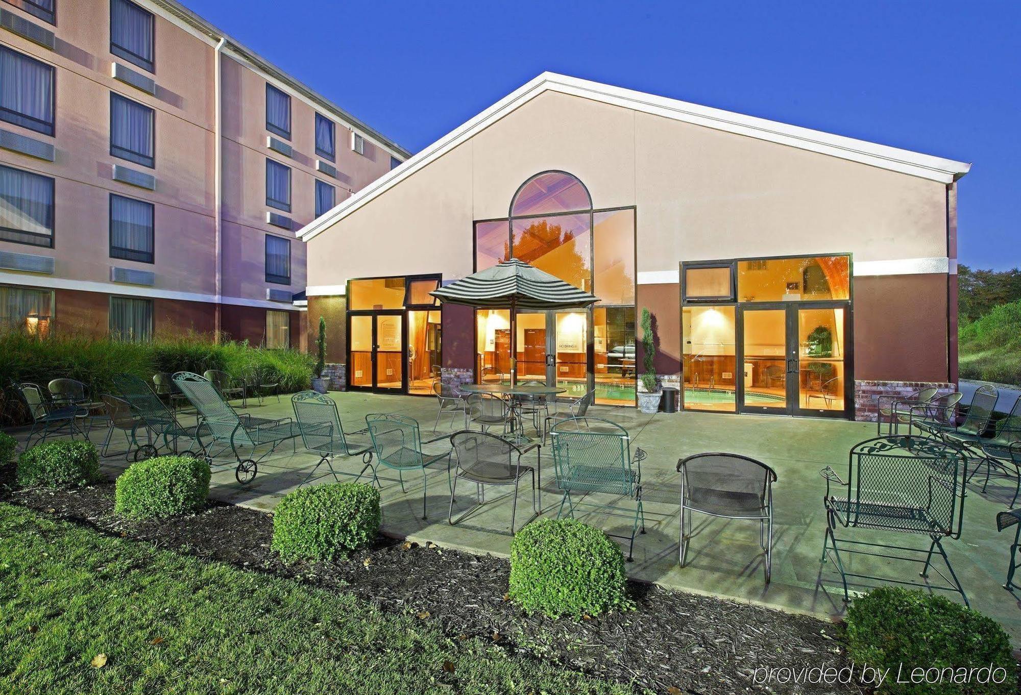 Holiday Inn Express Hotel & Suites Harrison Ngoại thất bức ảnh